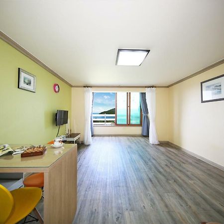 Tongyeong Paper Island Pension 外观 照片