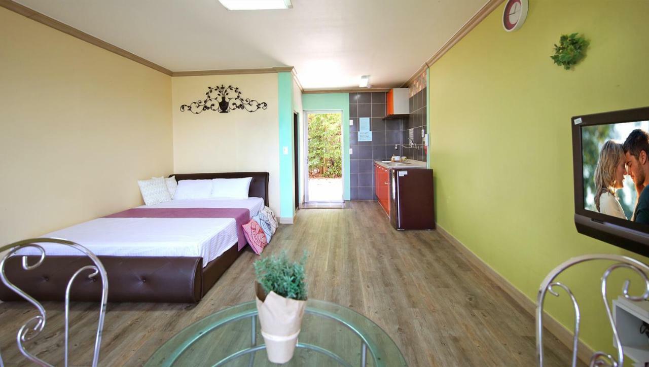 Tongyeong Paper Island Pension 外观 照片