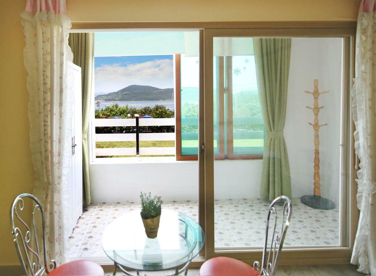 Tongyeong Paper Island Pension 外观 照片
