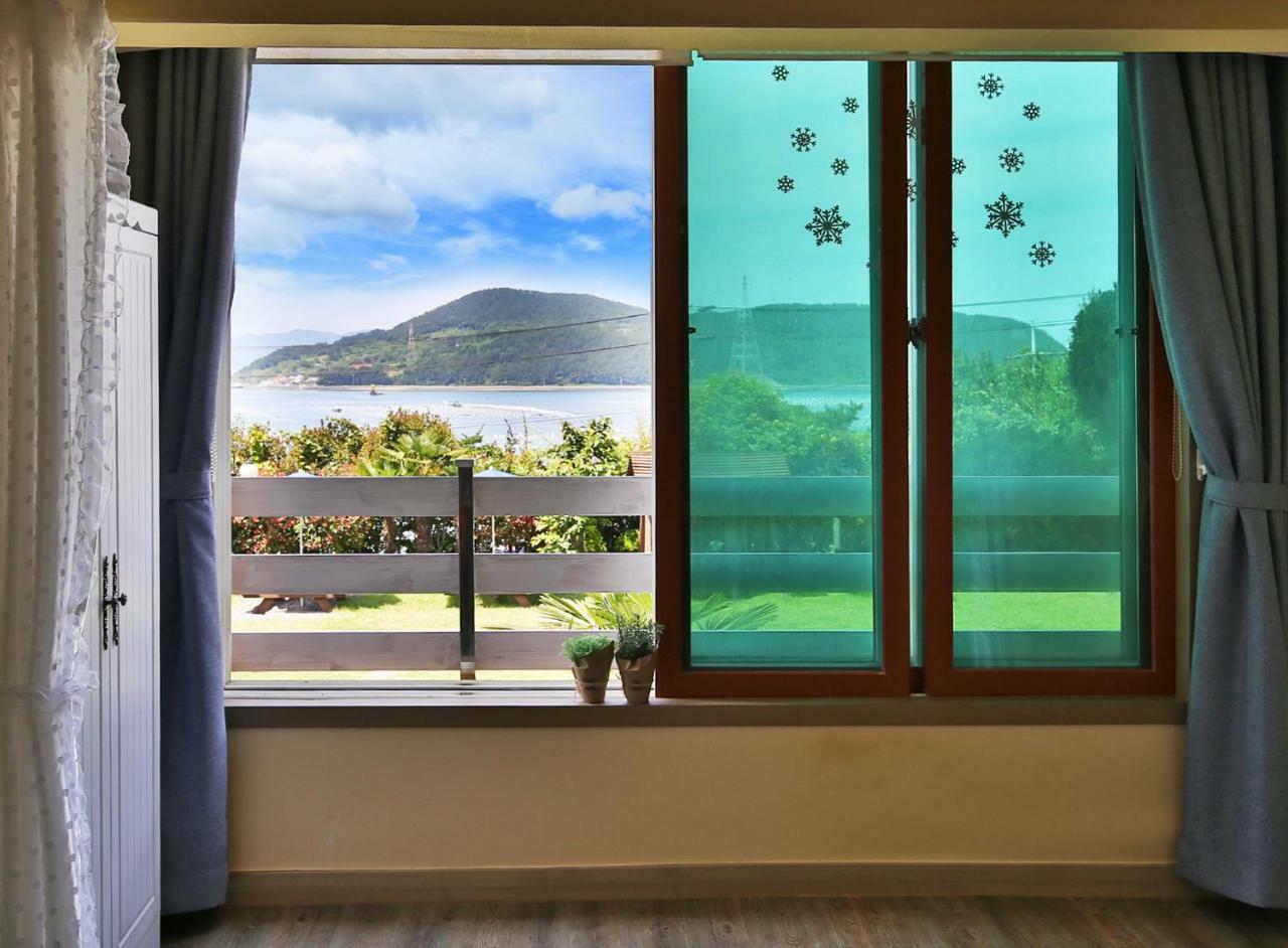 Tongyeong Paper Island Pension 外观 照片