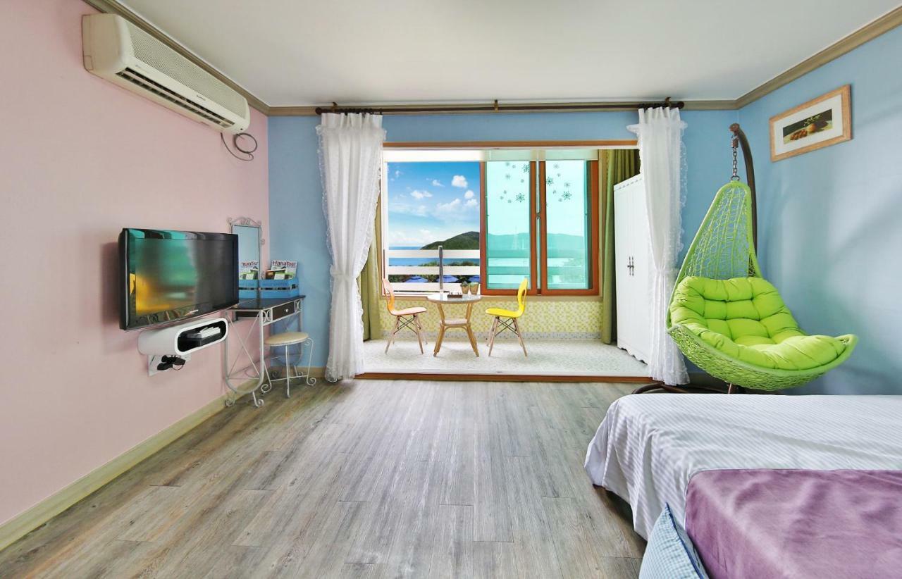 Tongyeong Paper Island Pension 外观 照片