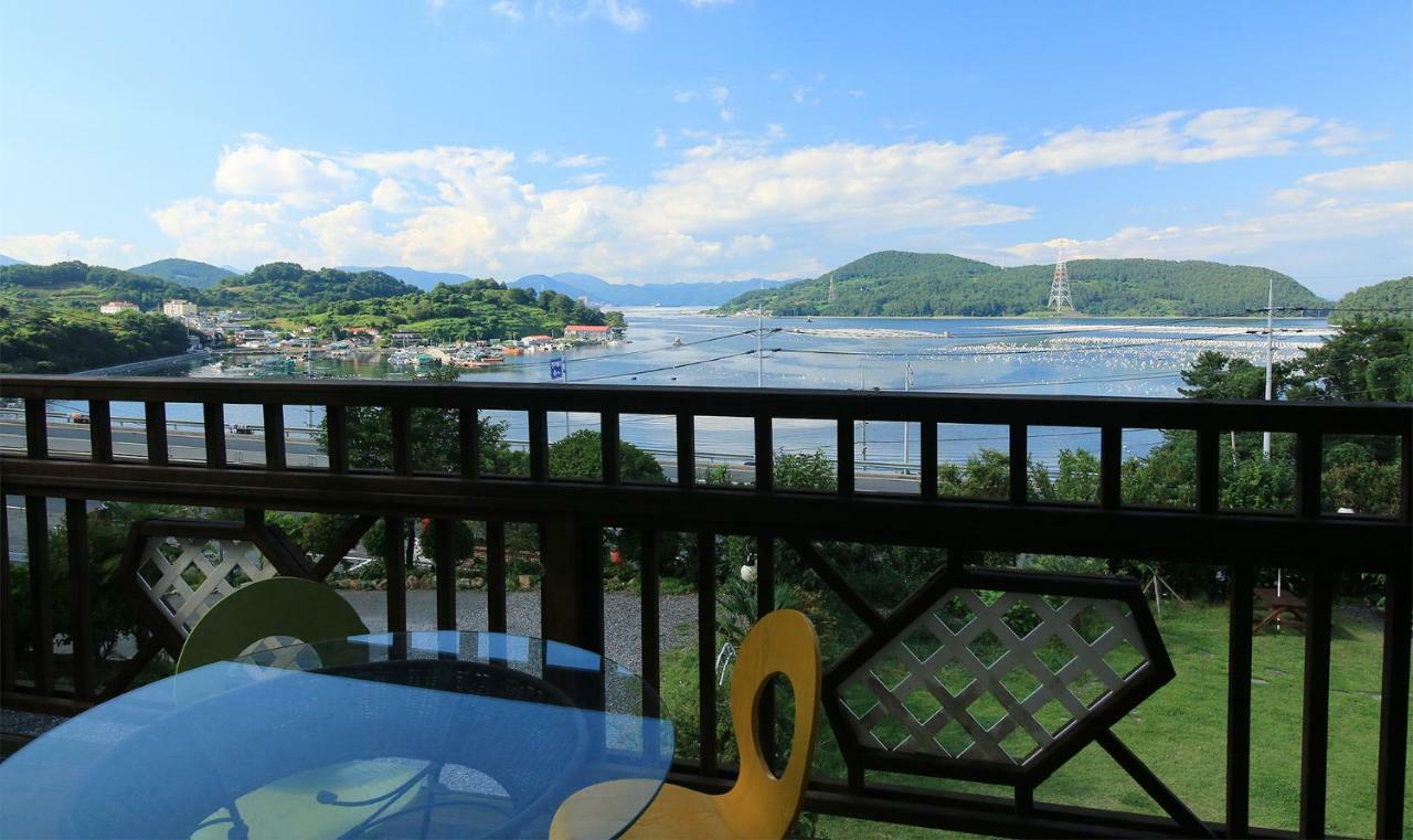 Tongyeong Paper Island Pension 外观 照片