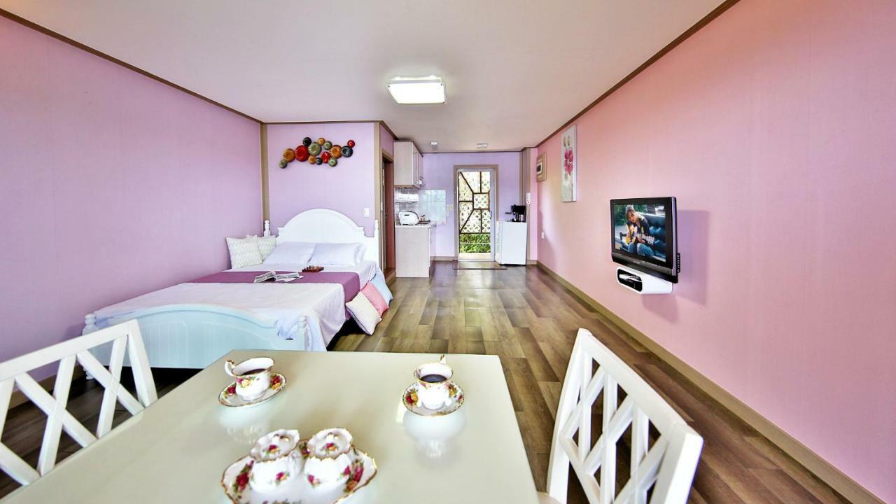 Tongyeong Paper Island Pension 外观 照片
