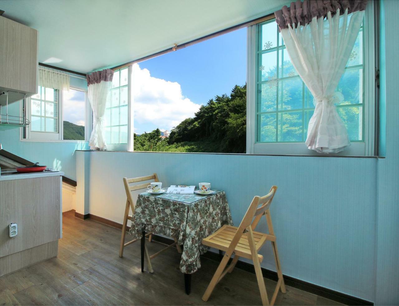 Tongyeong Paper Island Pension 外观 照片