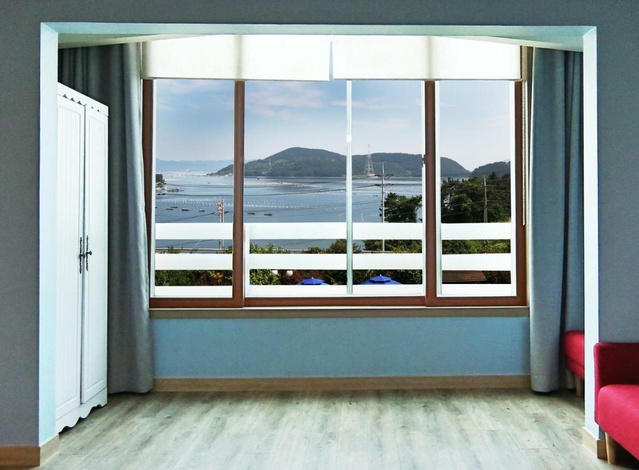 Tongyeong Paper Island Pension 外观 照片