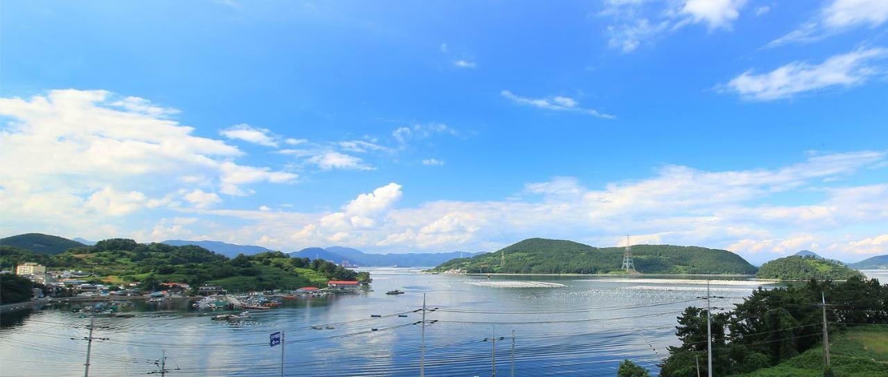 Tongyeong Paper Island Pension 外观 照片