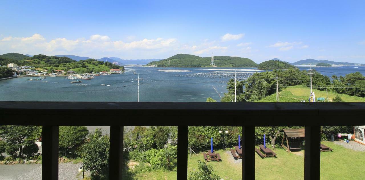 Tongyeong Paper Island Pension 外观 照片