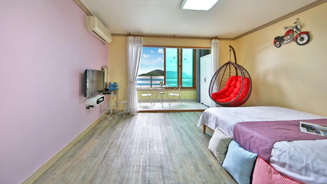 Tongyeong Paper Island Pension 外观 照片